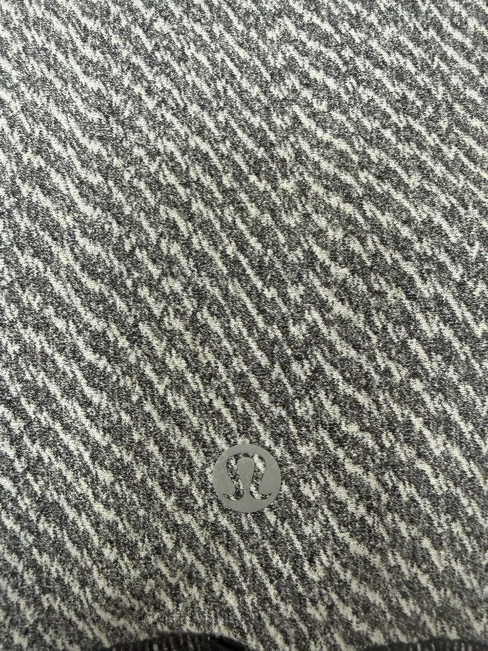 Lululemon 🍋 Black and Heather Gray Patterned Zip-Up Jacket - Picture 3 of 3